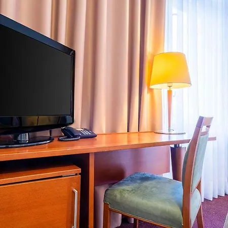 Hotel Clarion Old Town 4*