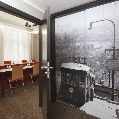 Hotel Clarion Old Town 4*